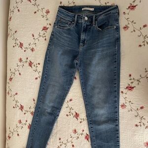 Levi's 721 High Rise Ankle Skinny